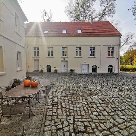 Palac I Folwark Brzeznica Brzeznica  Kültér fotó
